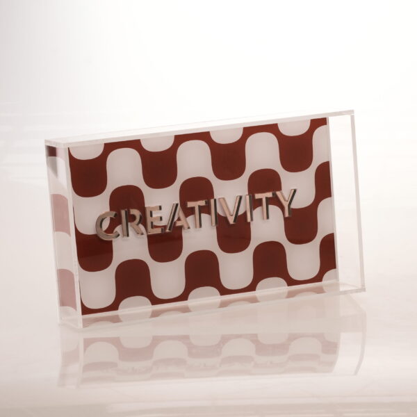 Δισκάκι με λέξεις από καθρέφτες μπορντό